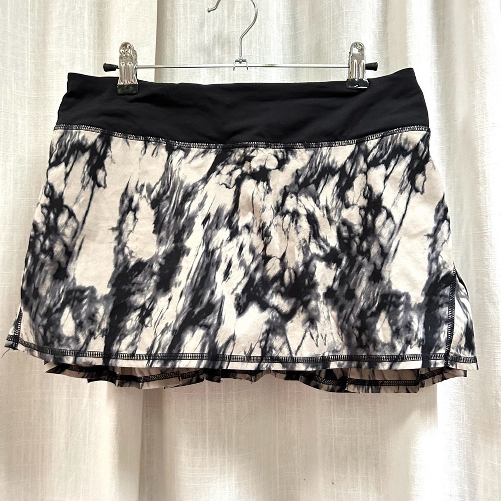 Lululemon Run: Pace Setter Skirt size 6
Great Granite Black Mojave Tan